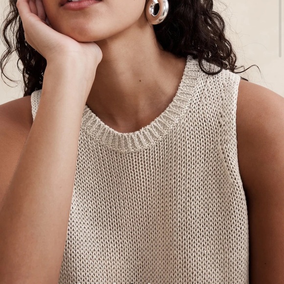 Banana Republic. XL Linen Sweater Tank - Picture 2 of 15